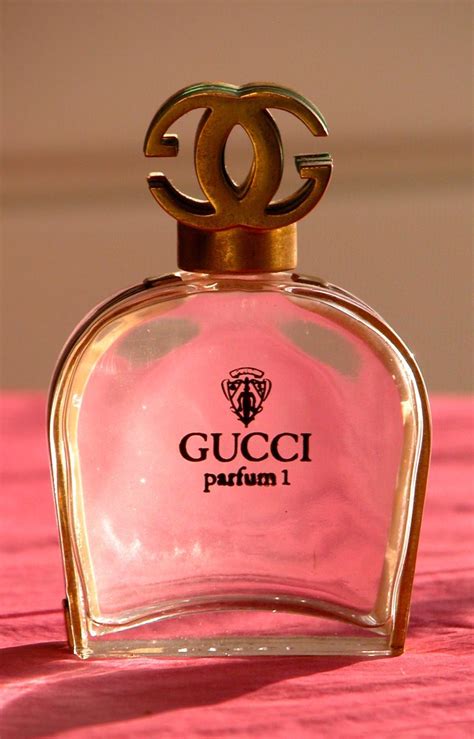 gucci perfume bottle